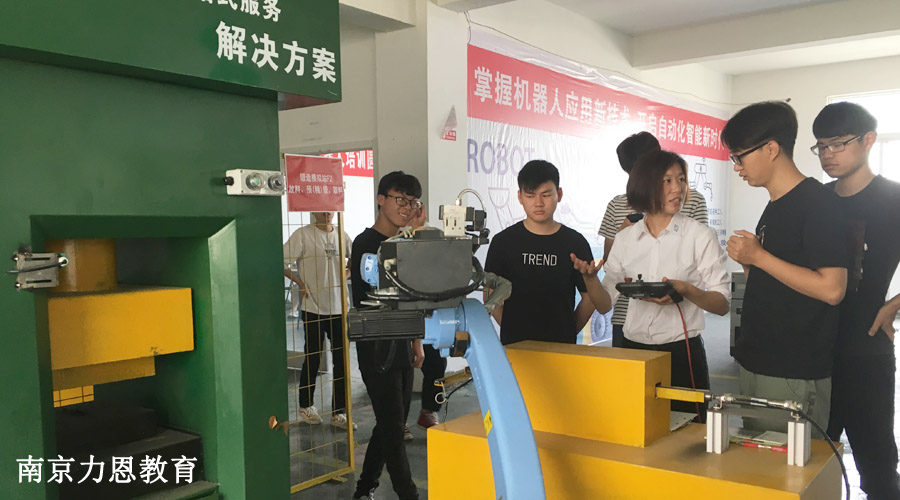 工业机器人生产有这么多优势? 澳门信誉赌博导航