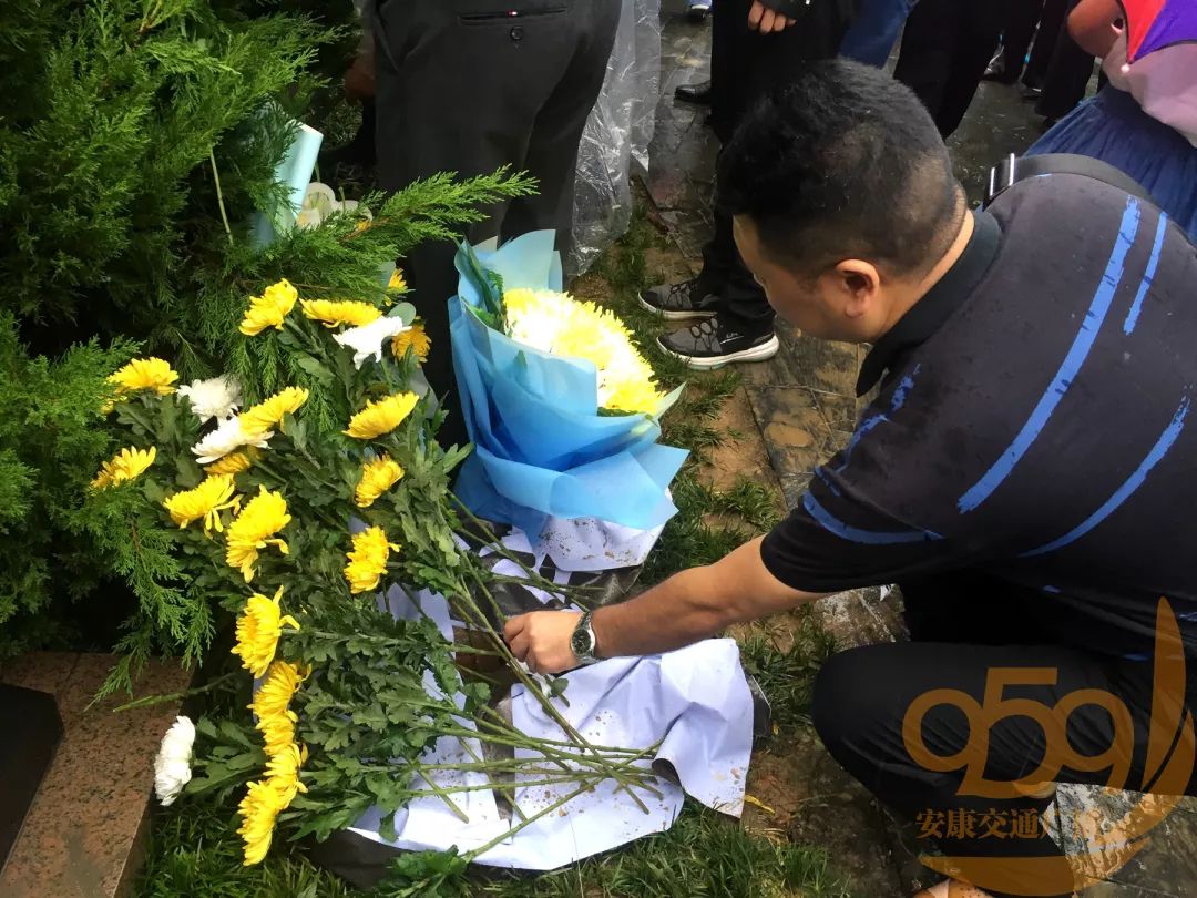 安康救火英雄王文臻欢迎你回家959泪目