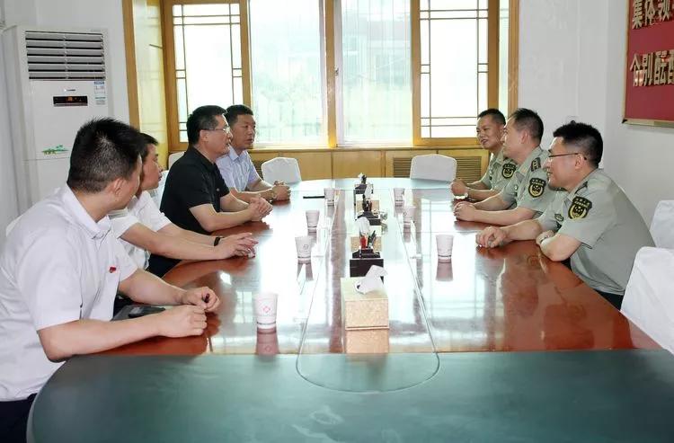 赵雷慰问武警陕西省总队医院全体官兵赵小林慰问61363部队全体官兵