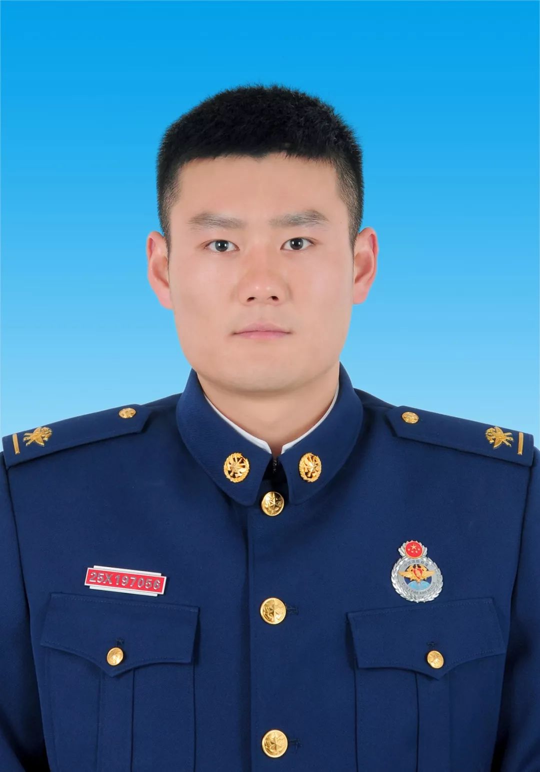 冯广坤特勤中队四级消防士被表彰为"优秀战斗员"李富旭南华中队一级
