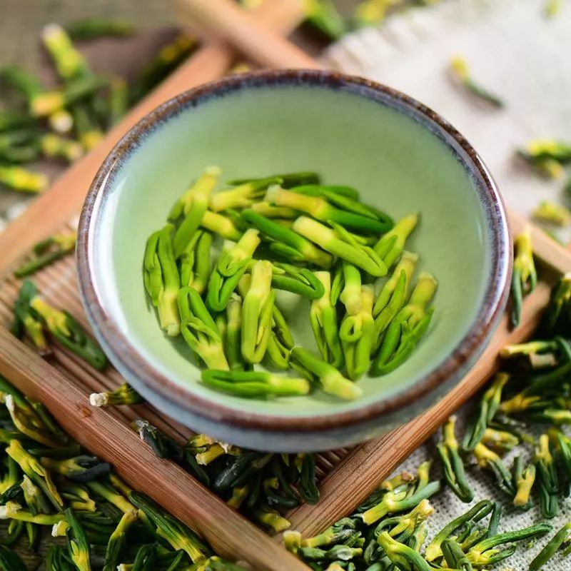 饮用莲子心茶可治疗心烦口渴,心衰,便秘等症.
