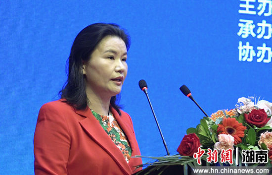 周群飞: 创新开放的湖南造就了蓝思科技