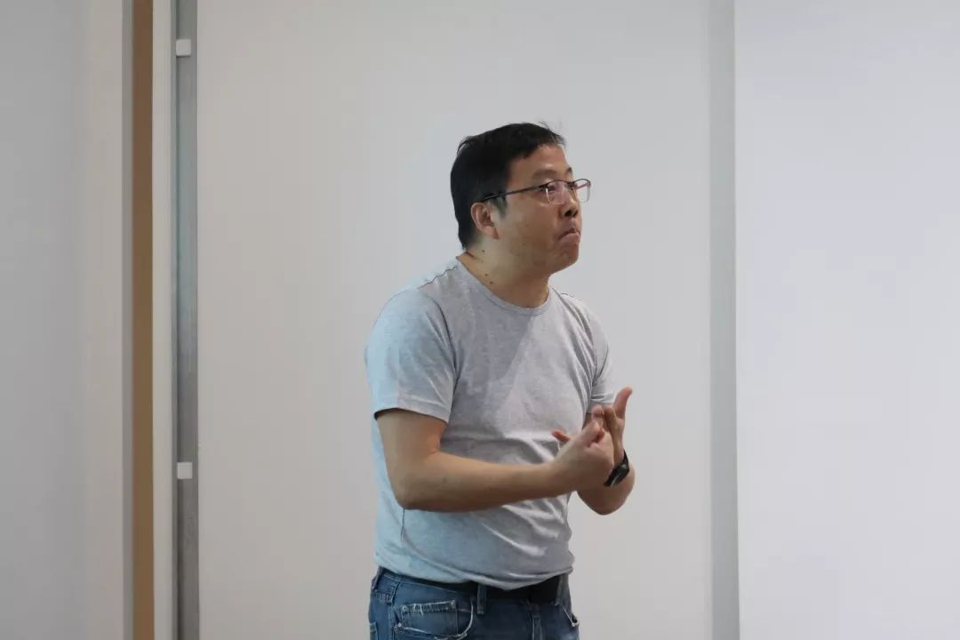 特邀嘉宾: 吴建国先生 原华为hrvp, 战略人力资源管理与变革专家