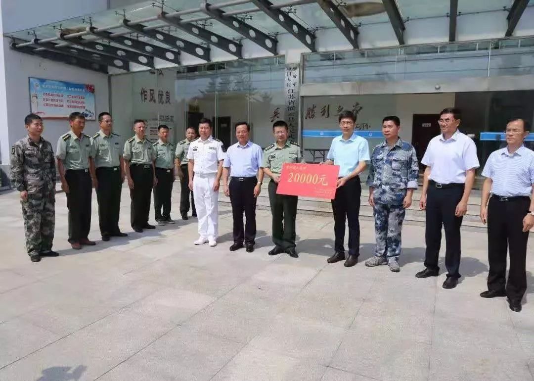 县人武部政委刘军等县四套班子领导前往县人武部,连云港警备区,市消防