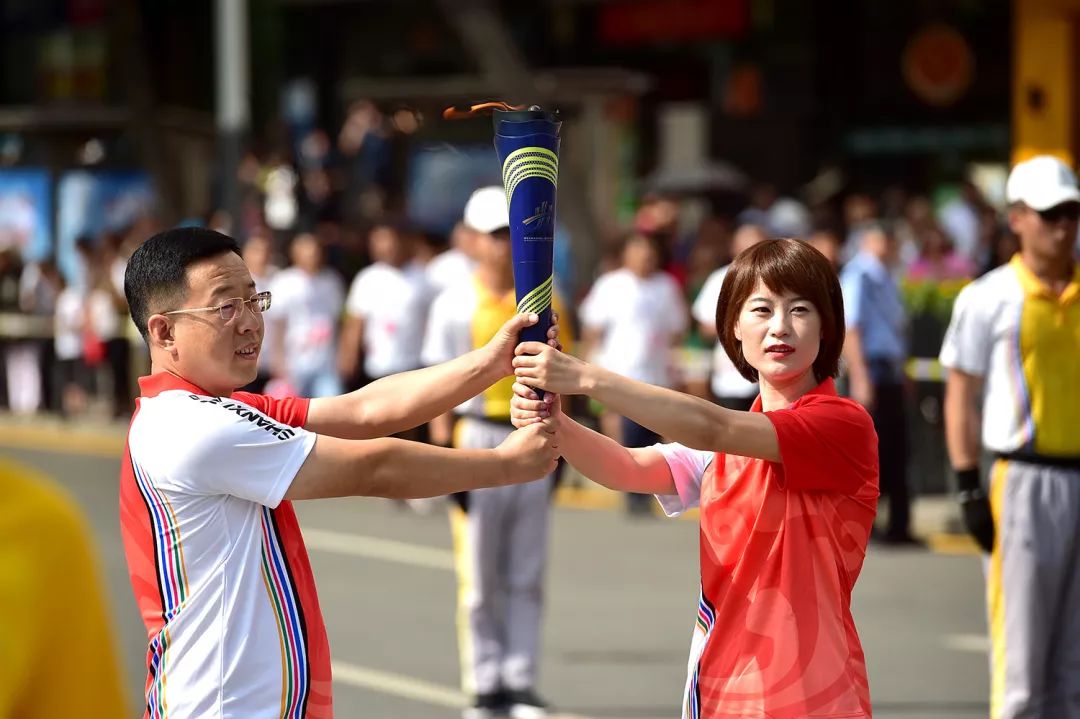 山西五建集团参与火炬传递,二青会圣火传递中的"五建时刻"