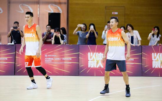 多年后方得知!母亲用退休金支持林书豪打NBA 白金娱乐会场