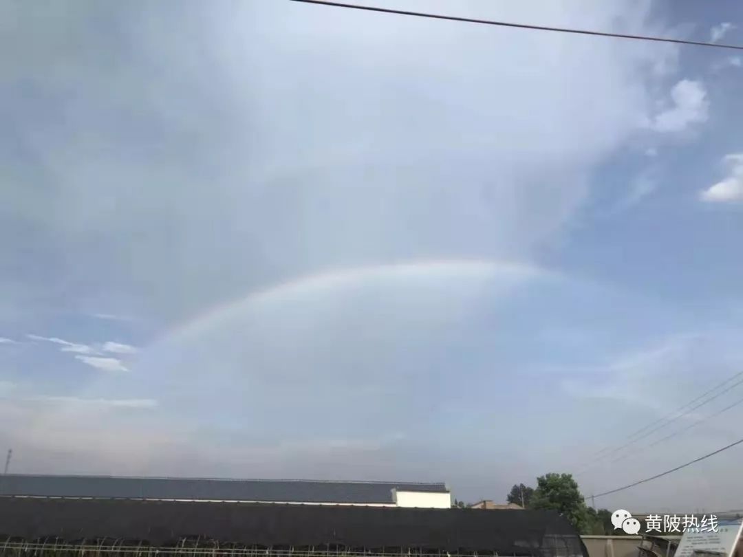 烈日当空,黄陂下起了太阳雨,还出现了.