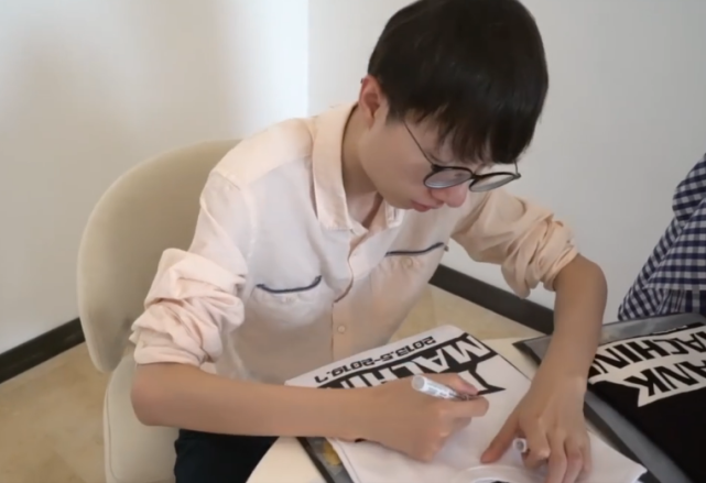 八块腹肌的魏师傅 c4df592fd58c42f9b9ecfcfab3baea11.png