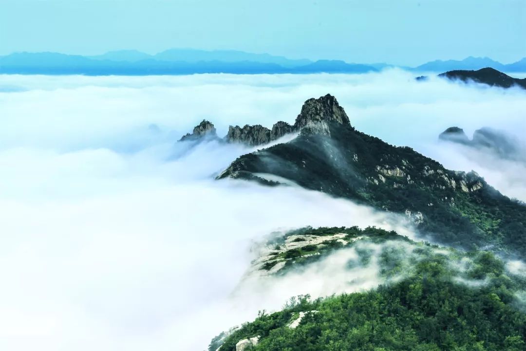 这里就是巍峨险峻的天崮山