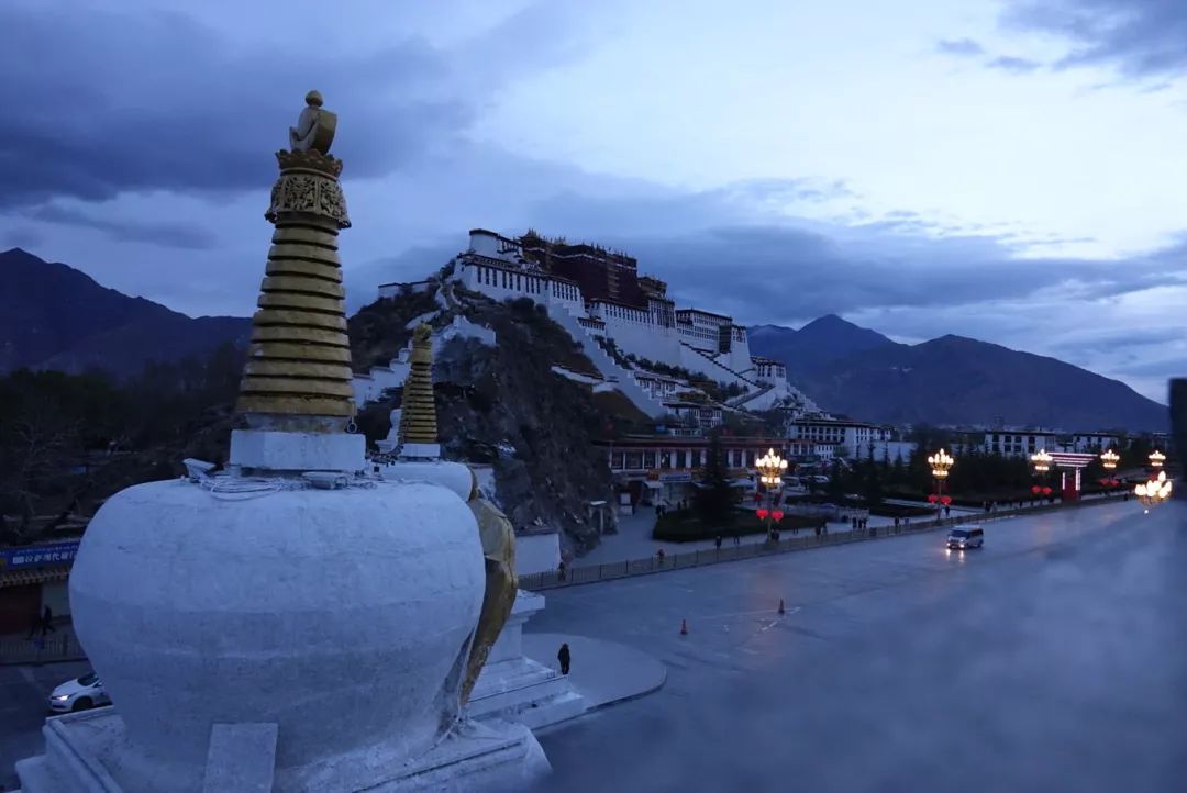 JH【F3-遇见西藏】无购物、自费、纯玩拉萨、布达拉宫+雅鲁藏布江大峡谷+鲁朗林海+船游苯日+羊湖+纳木措双卧12天、卧飞10天