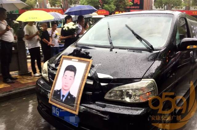 退伍不褪色,八年的军旅生涯,王文臻已经把"勇于吃苦