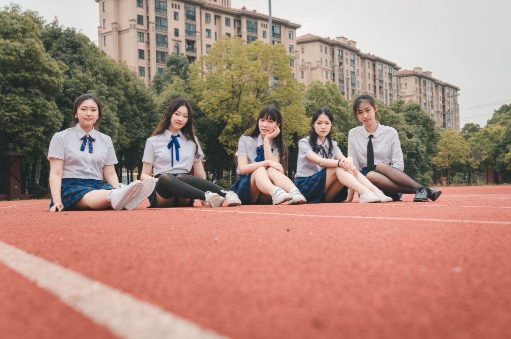 上海食品科技学校上海食品科技学校是一所全日制公办中等职业学校.