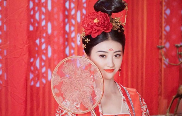 女星古装嫁衣,杨幂唐嫣刘诗诗赵丽颖胡静刘亦