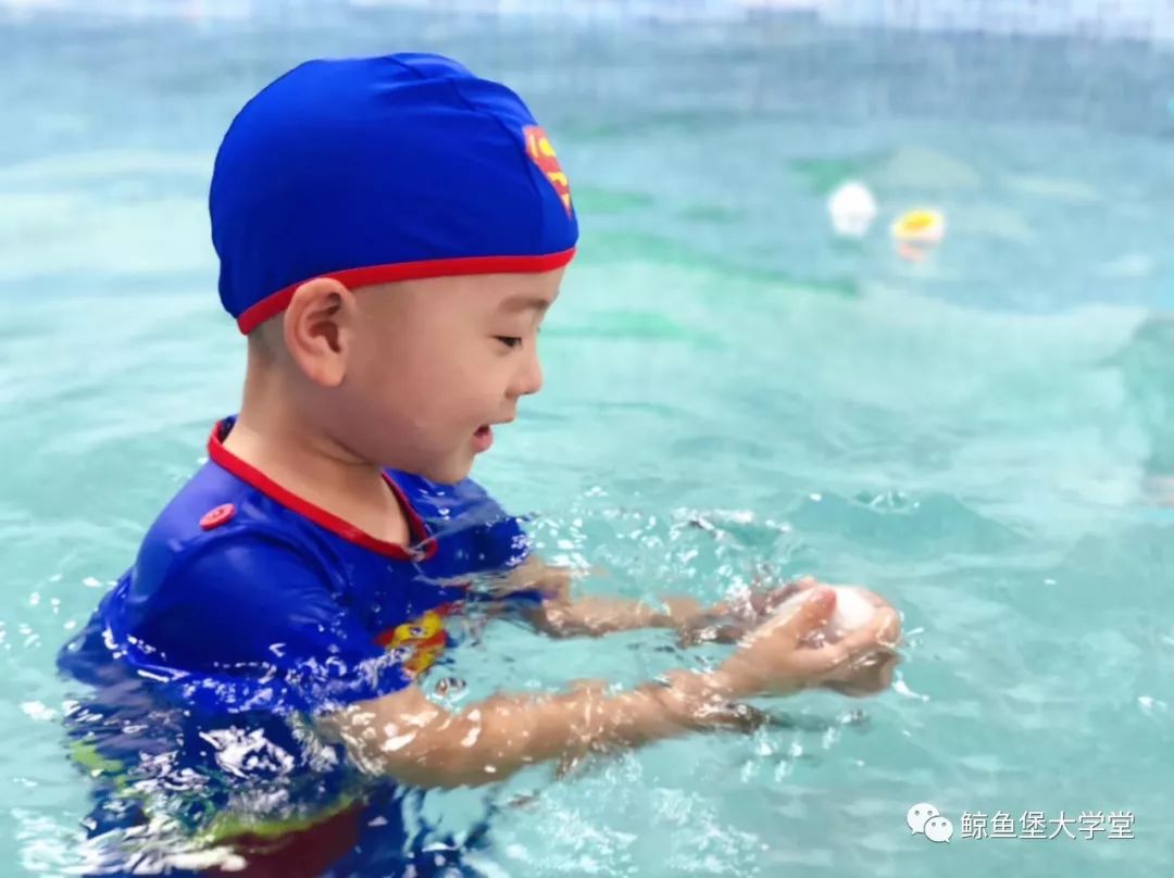                    夏季消暑游乐，首选鲸鱼堡！