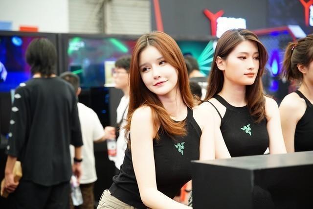 年度盛事chinajoy2019拉开帷幕,来看看首日cj中的展台妹子