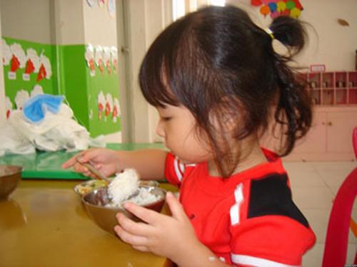                     5岁男孩肠胃坏死，长不高，2样东西少给孩子吃，孩子还健康