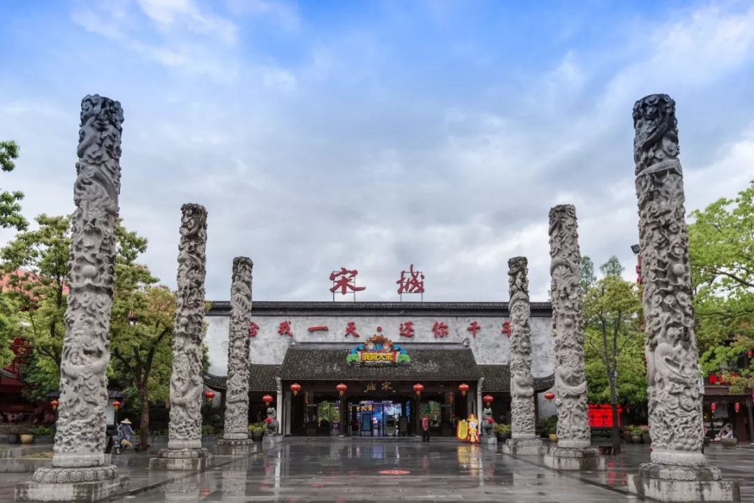 杭州宋城景区还原了宋代都市风貌