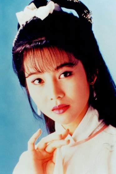 天香 1993年发《如来神掌之再战江湖》中,蔡少芬饰演天香一角,人如其