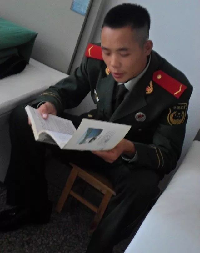 仁怀这些小哥哥脱下戎装换警装战场不同初心不改快看看有没有认识的