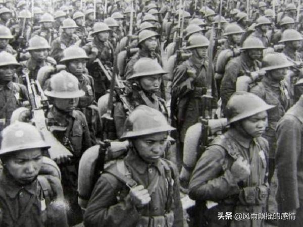 二战时期极具"特色"的法军钢盔,在中国涂上红五星