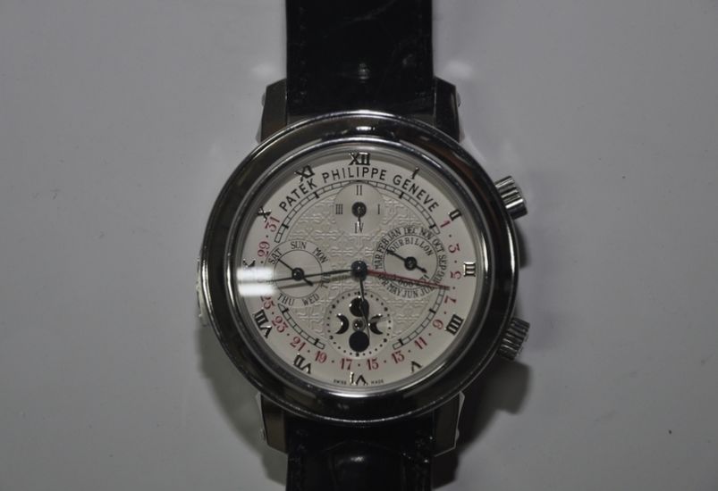 手表价格1到2万 9152a55b7a644da1b1e83e121d0d9988.jpeg