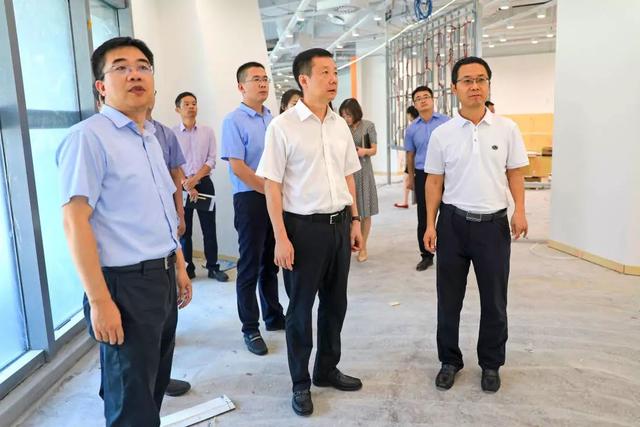 "进口商品展示交易分拨中心建设进展,集团公司党委书记,董事长蒙彬斌