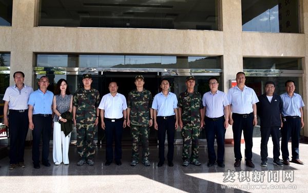 高志强带队“八一”前慰问驻地部队 澳门银河官方网