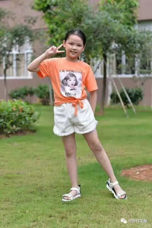 东莞市东华小学五年级 杨曼爱跳舞的小姑娘