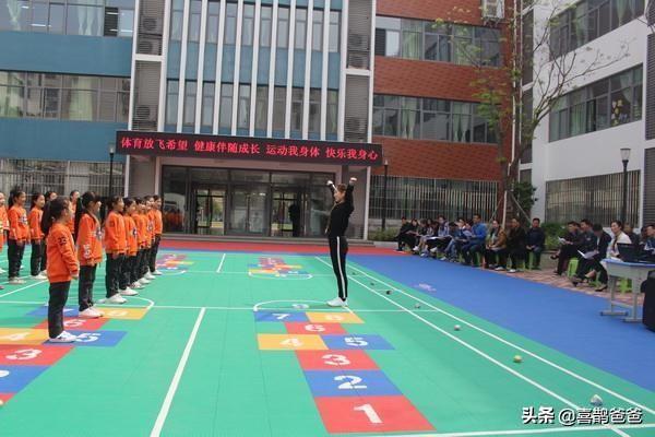 惠济区艺术小学:新建校,虽然叫惠济区艺术小学,但是其实和金水区的省