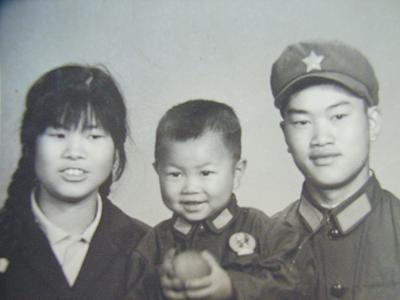 越兵叫嚣: 中国佬大草包, 他怒将红旗插上老山峰