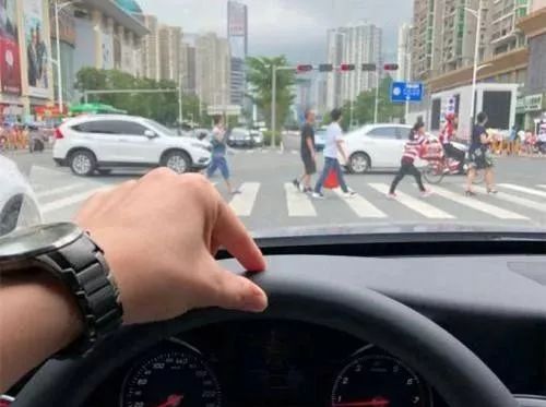 阜城56路公交车上有“神器”?真相让人心酸...