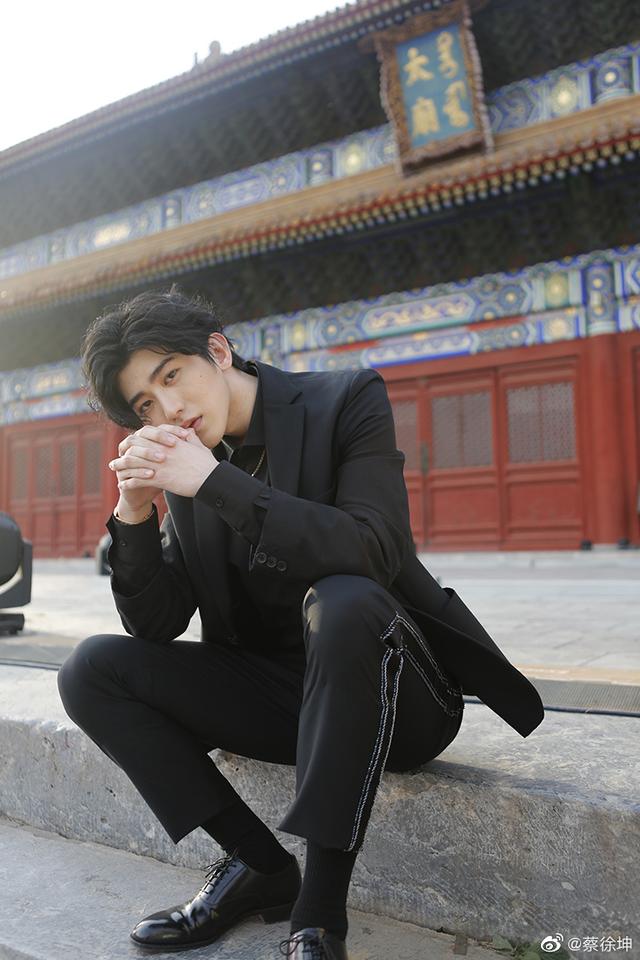 蔡徐坤工作室发出了律师函来表明自己的态度,但是如今来看,蔡徐坤工作