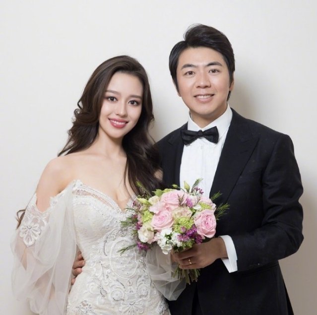 郎朗晒给老婆夹菜视频,谁注意到了吉娜的这个细节?