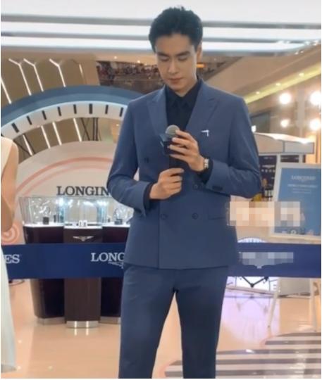 胡一天的腿到底有多长看到他跟身旁参照物的对比网友炸锅了