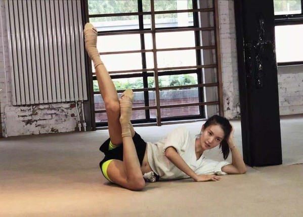 教你美"剧抛脸"金晨,一招教你变白变美!