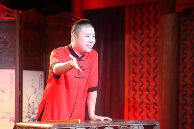 帅气的90后讲古人,人称"泉州小岳岳"的王培焕,将出现在祥云滙馆