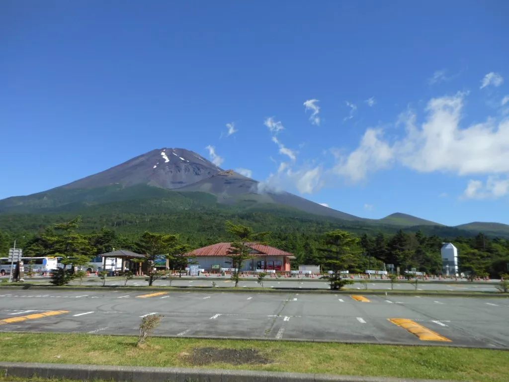 中秋明月,到日本富士山下环湖巡礼,连住3晚轻奢温泉酒店,6人就成团!