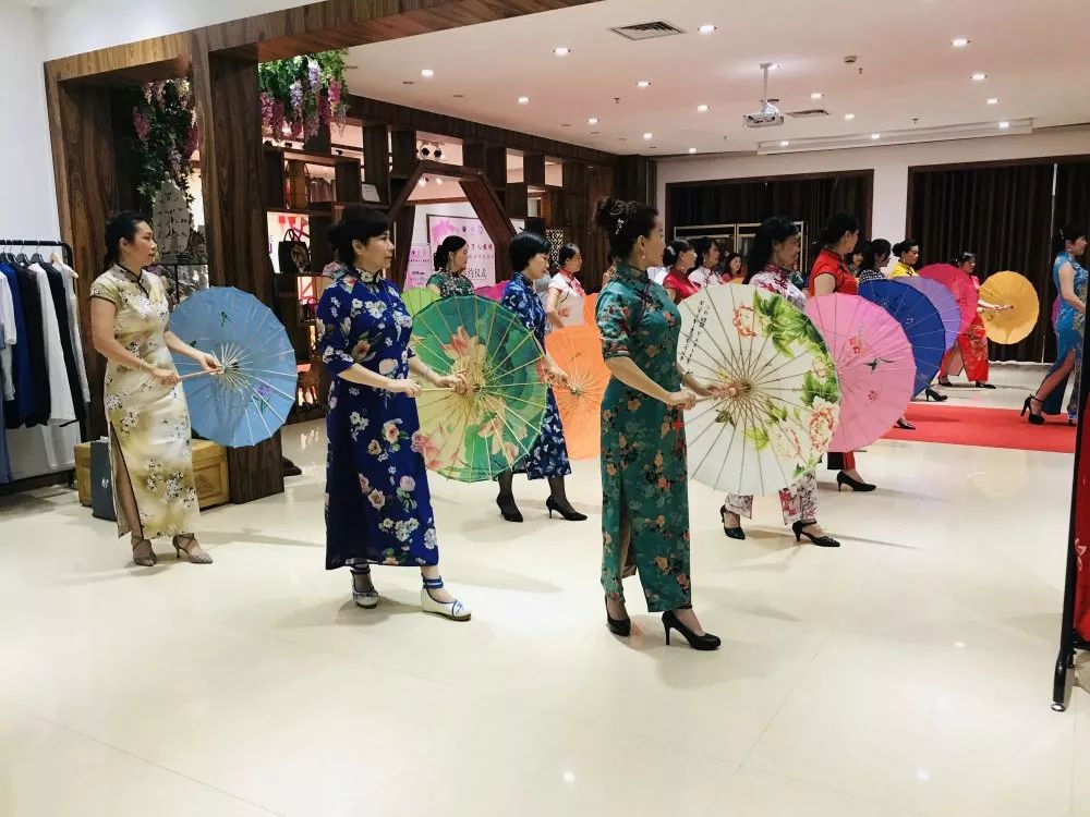 指定舞蹈培训课程开始了-百城千街万人旗袍秀