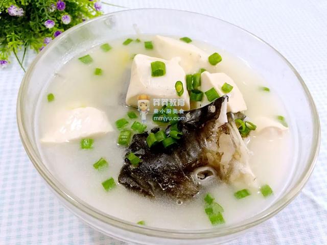 催乳美食鱼头豆腐汤