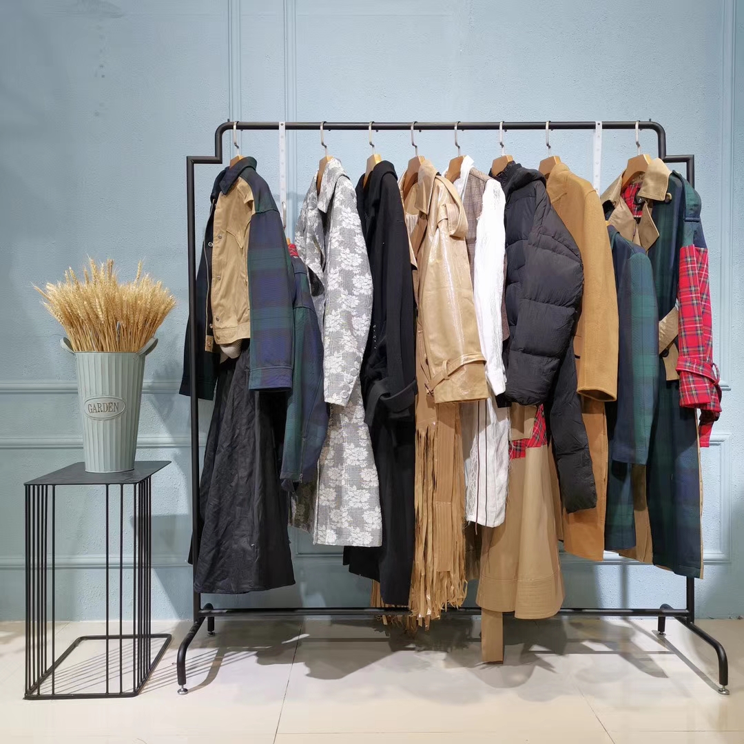 品质保证的品牌服装 8a80bb85167244a3bafa60b5973b7acb.jpeg