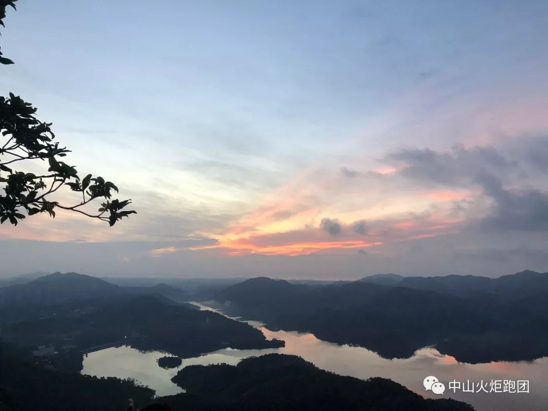 日出你好再见江湖我们一起狮头山看日出