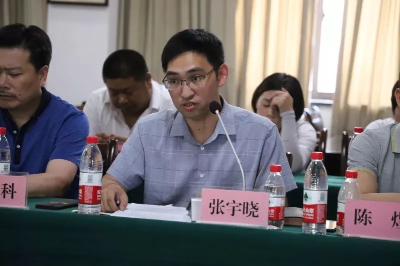 街道办事处副主任张宇晓向大家介绍了仓前街道的垃圾分类工作情况,对