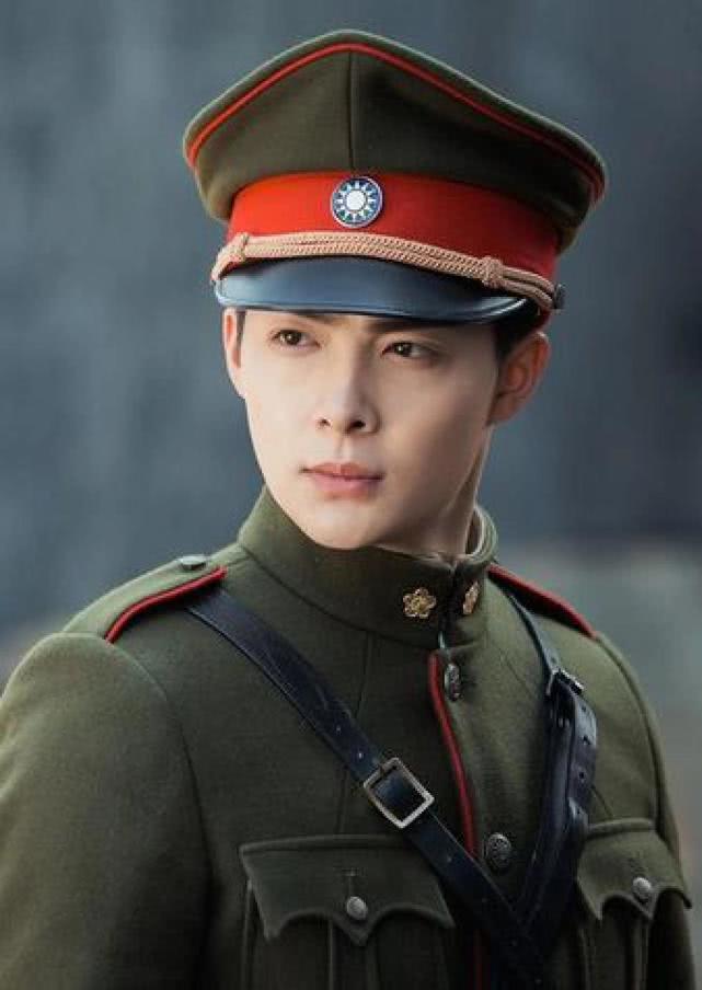 《盗墓笔记》之中最帅的三位张家人,随便一位