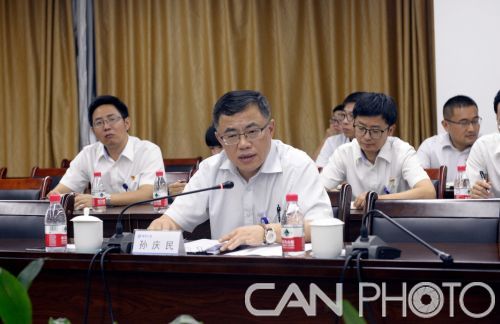 航空工业孙庆民到直升机所讲授主题教育党课