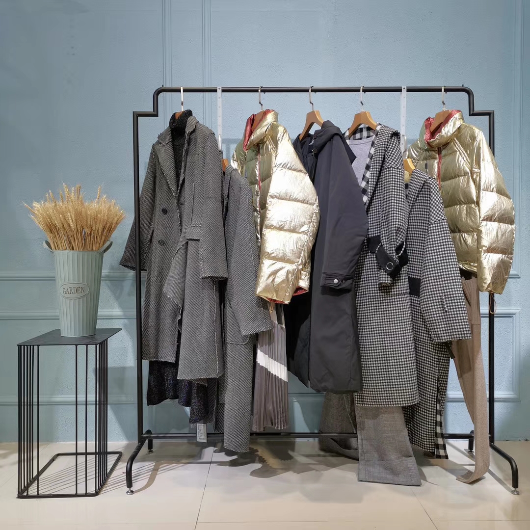 品质保证的品牌服装 cafbc90788464d6e902db3711f6ec8fc.jpeg