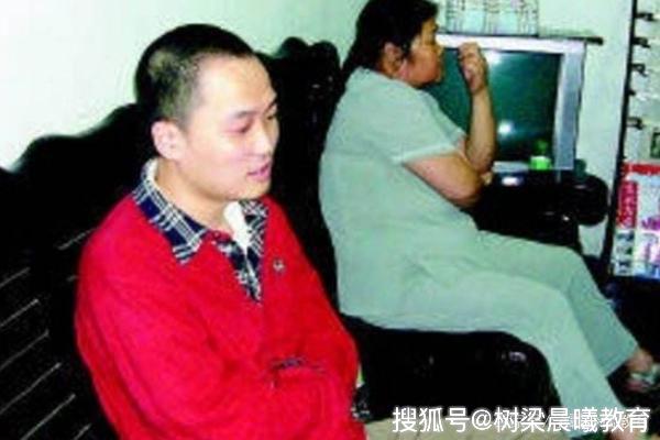 他3次高考均考入清华北大，却被导师无情拒绝：不收这种学生！
                
                 