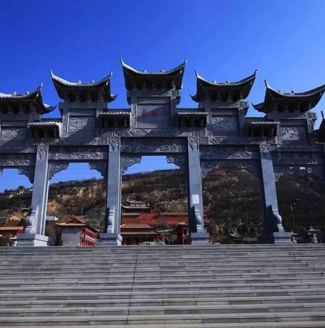 白云寺给炎热的夏天一个透心凉的好去处.