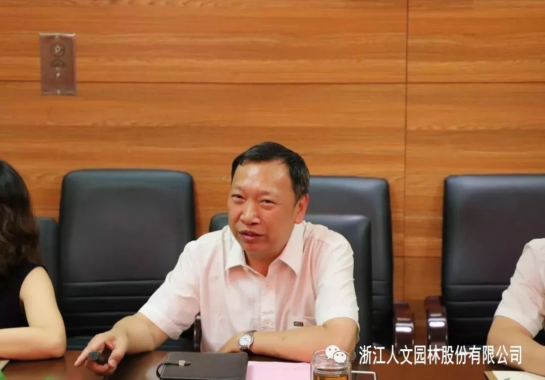 交流会上,李传洪董事长介绍了公司概况.