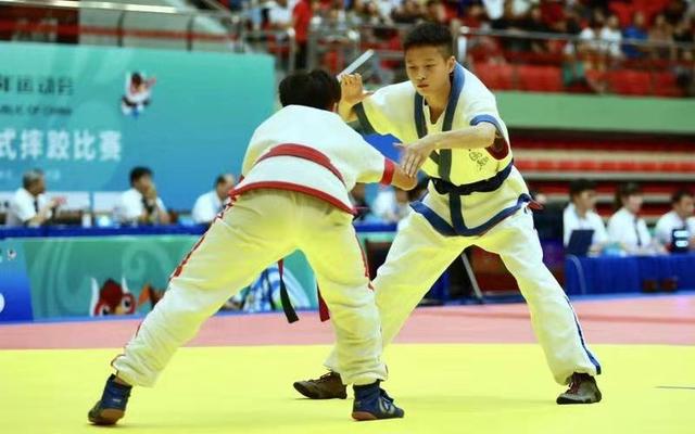 蔡慧聪获二青会中国式摔跤乙组44公斤级金牌.