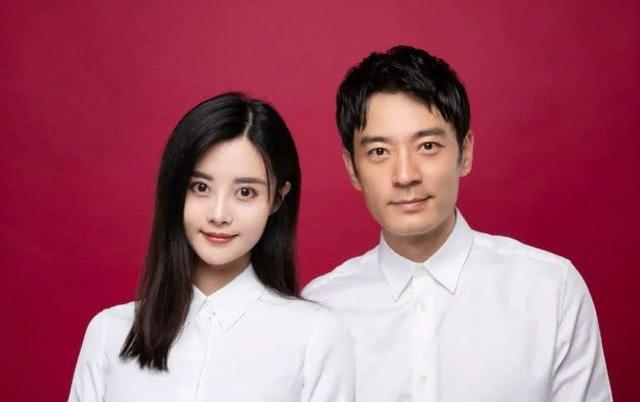 明星的结婚证件照,张若昀唐艺昕搞怪,邓超孙俪